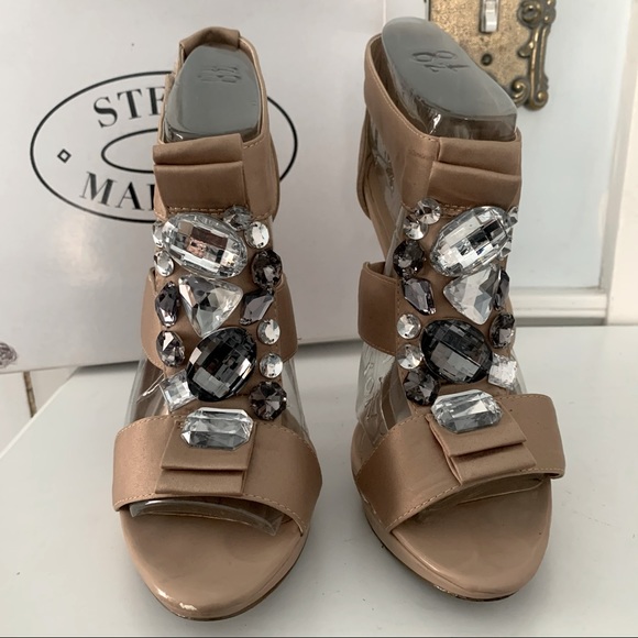 Steve Madden Fanfair Satin Gem Heel | Color: Blush | Size: 8.5 - Picture 3 of 8